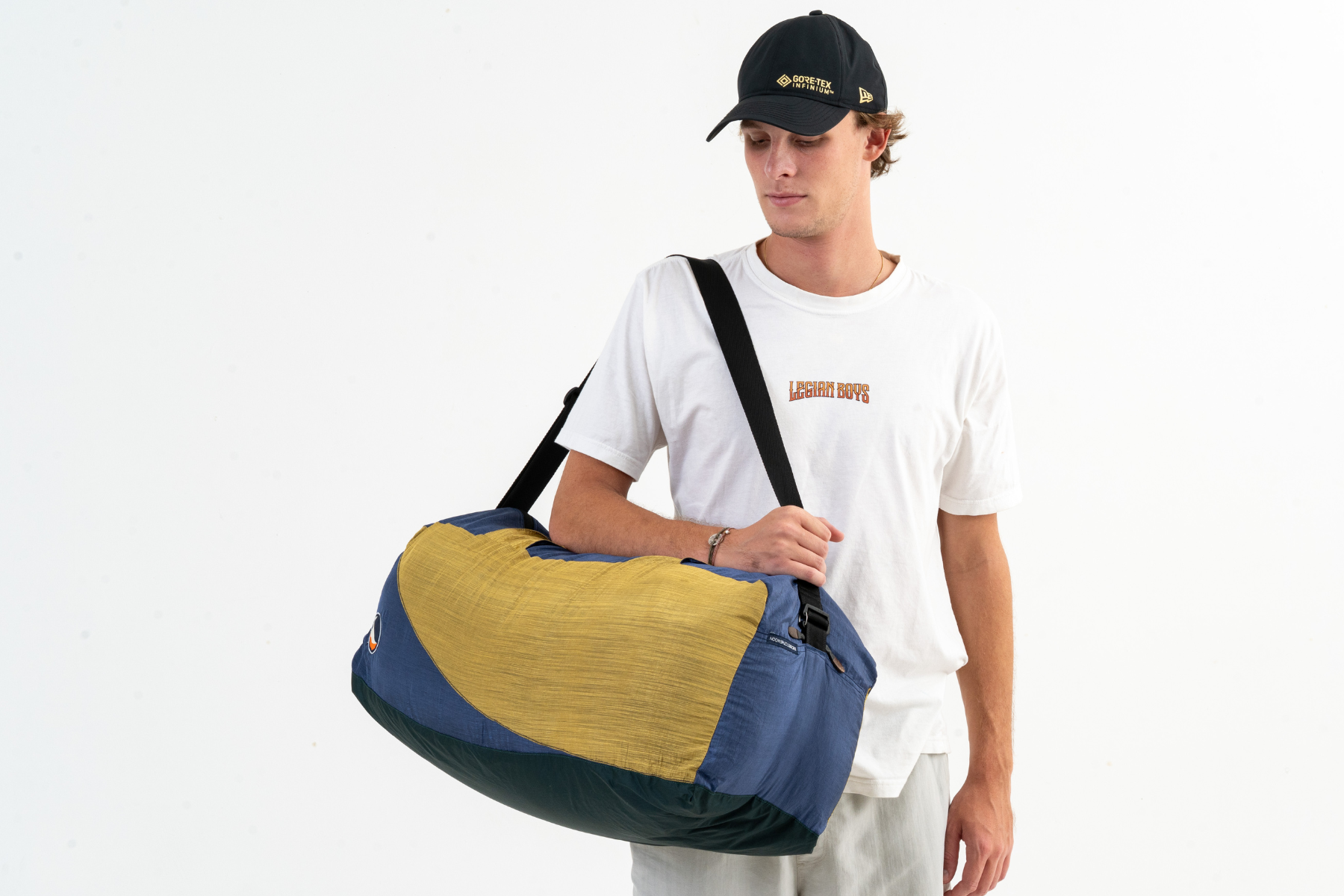 MOON CARRIER – Foldable, super-lightweight duffle bag (40 L)