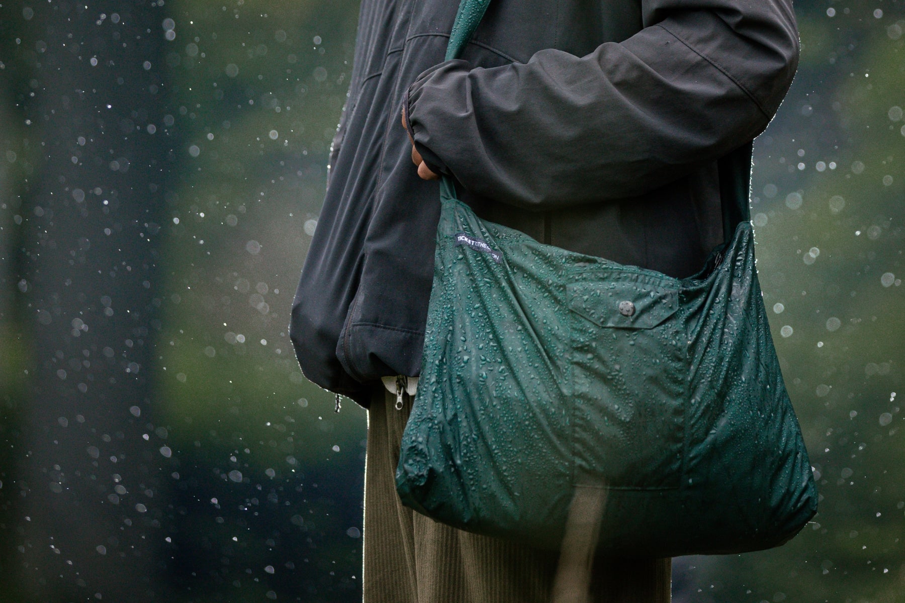 ZIPPER BAG - Water Resistant