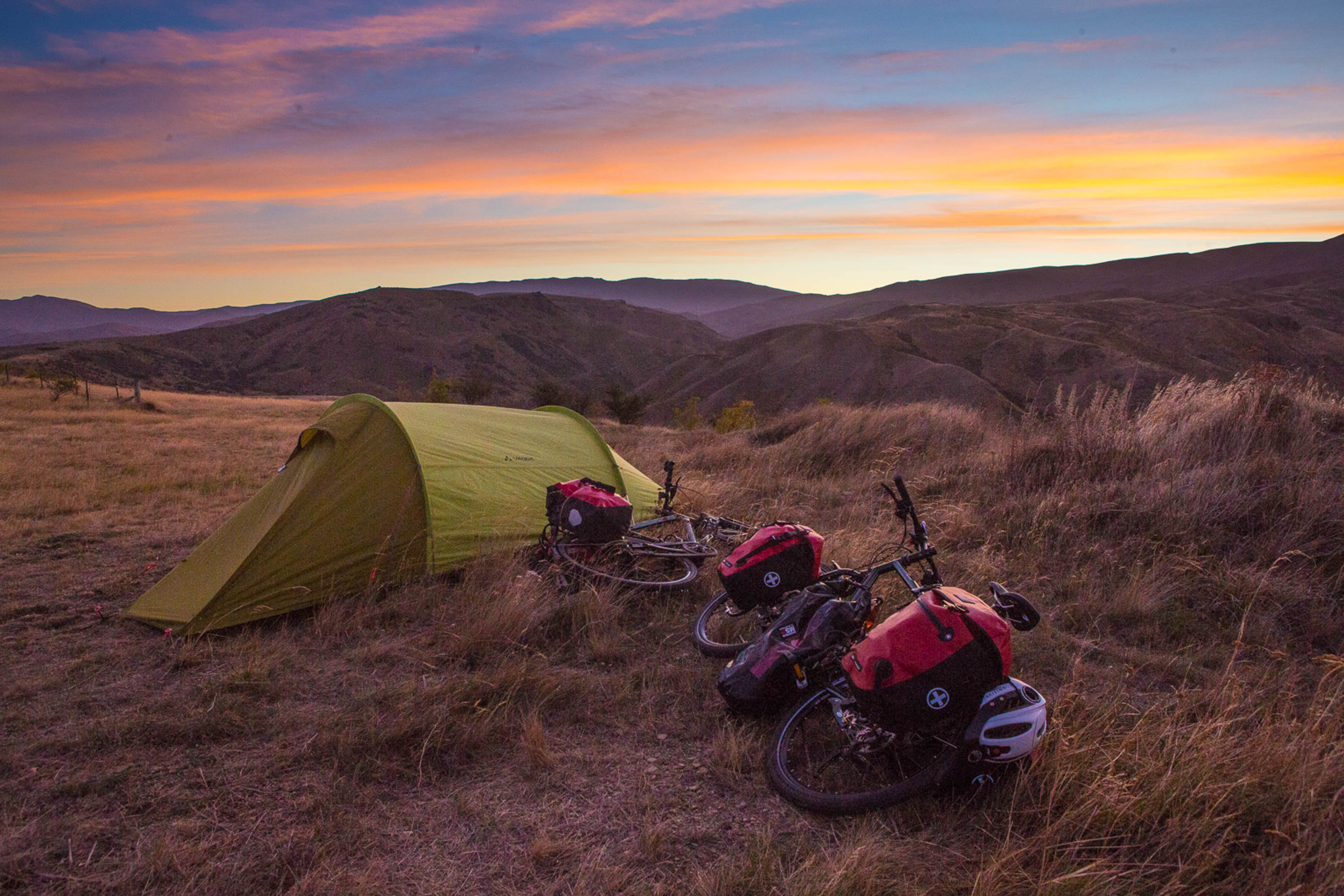 CAMPING IN A HAMMOCK AND WHY IT IS SO COOL