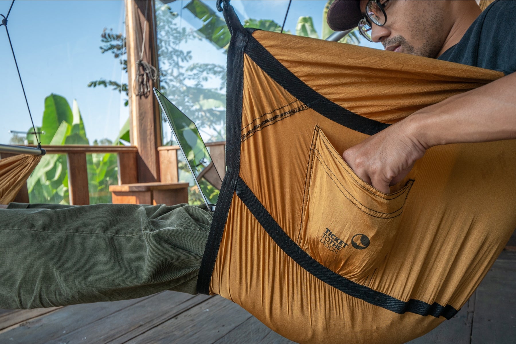 MOON CHAIR – Compact Hanging Chair for Travel & Camping