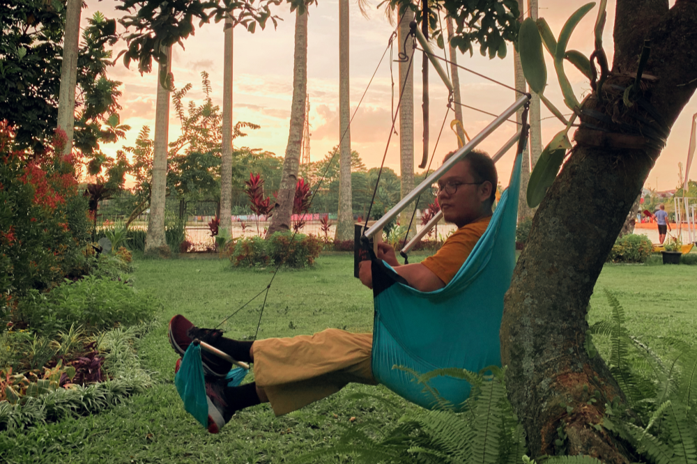 Hanging moon chair hotsell